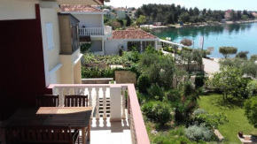 Отель Apartments Lara  Задар